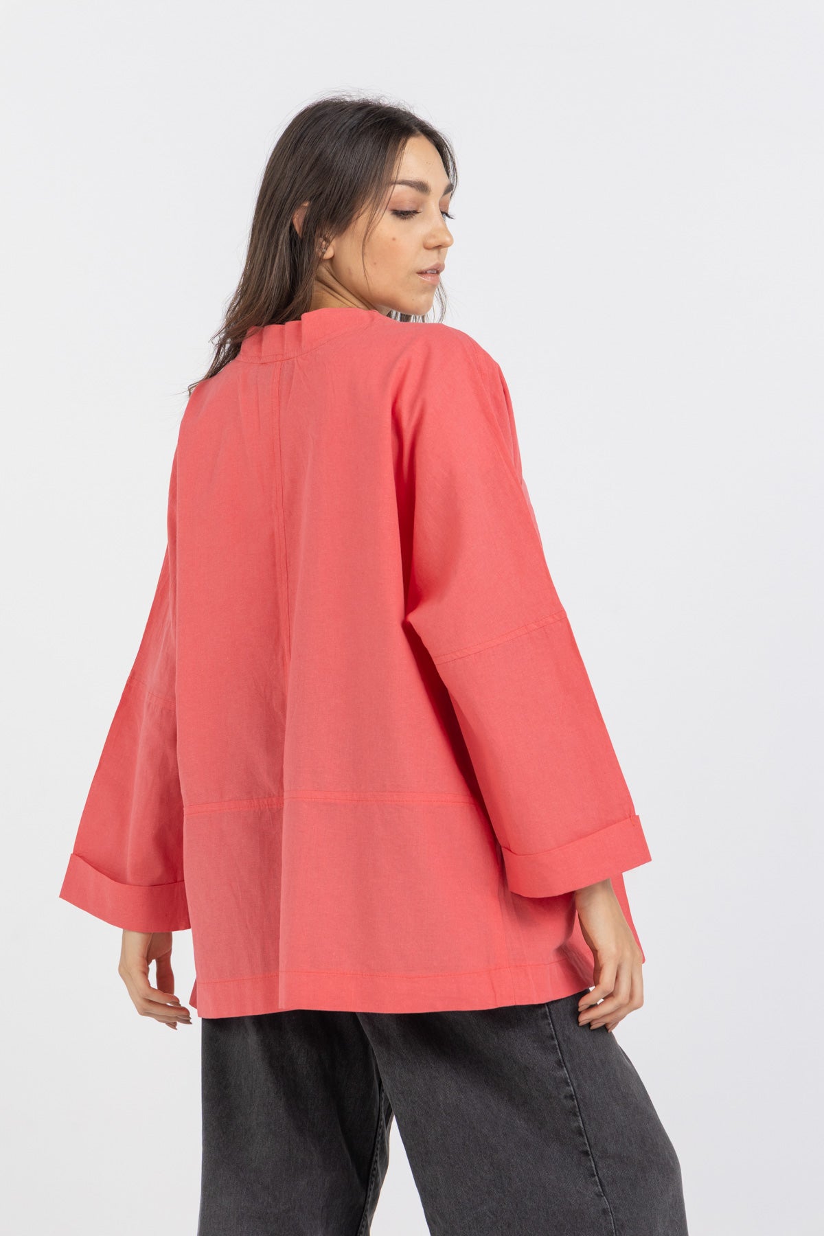 Image of Short Kimono – Lightweight Layer for Any Outfit